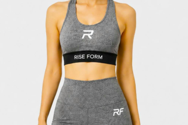 TOP 5 LÝ DO SET ĐỒ TẬP TENNIS NỮ RISE FORM 2026 ĐƯỢC YÊU THÍCH